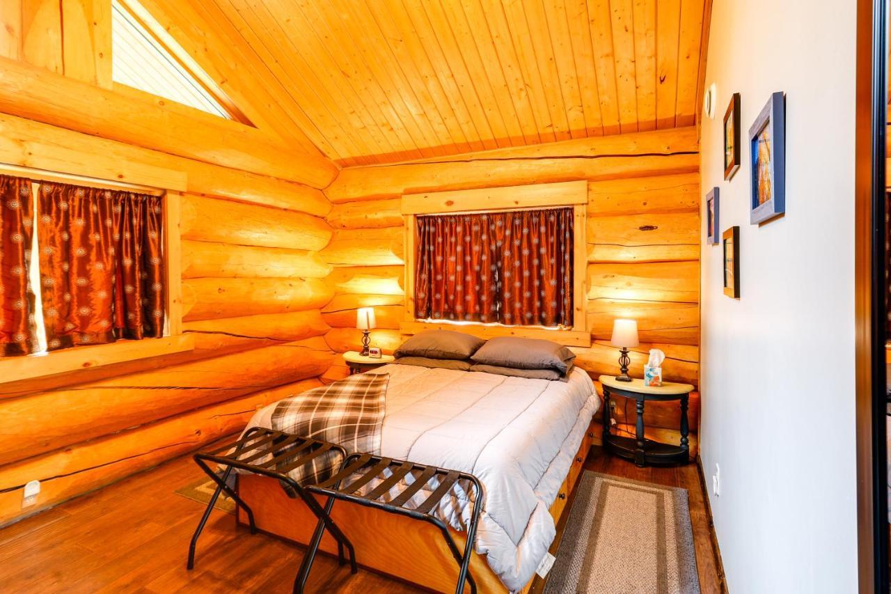 Riverside Log Cabin On-Site Aurora Viewing! North Pole Esterno foto